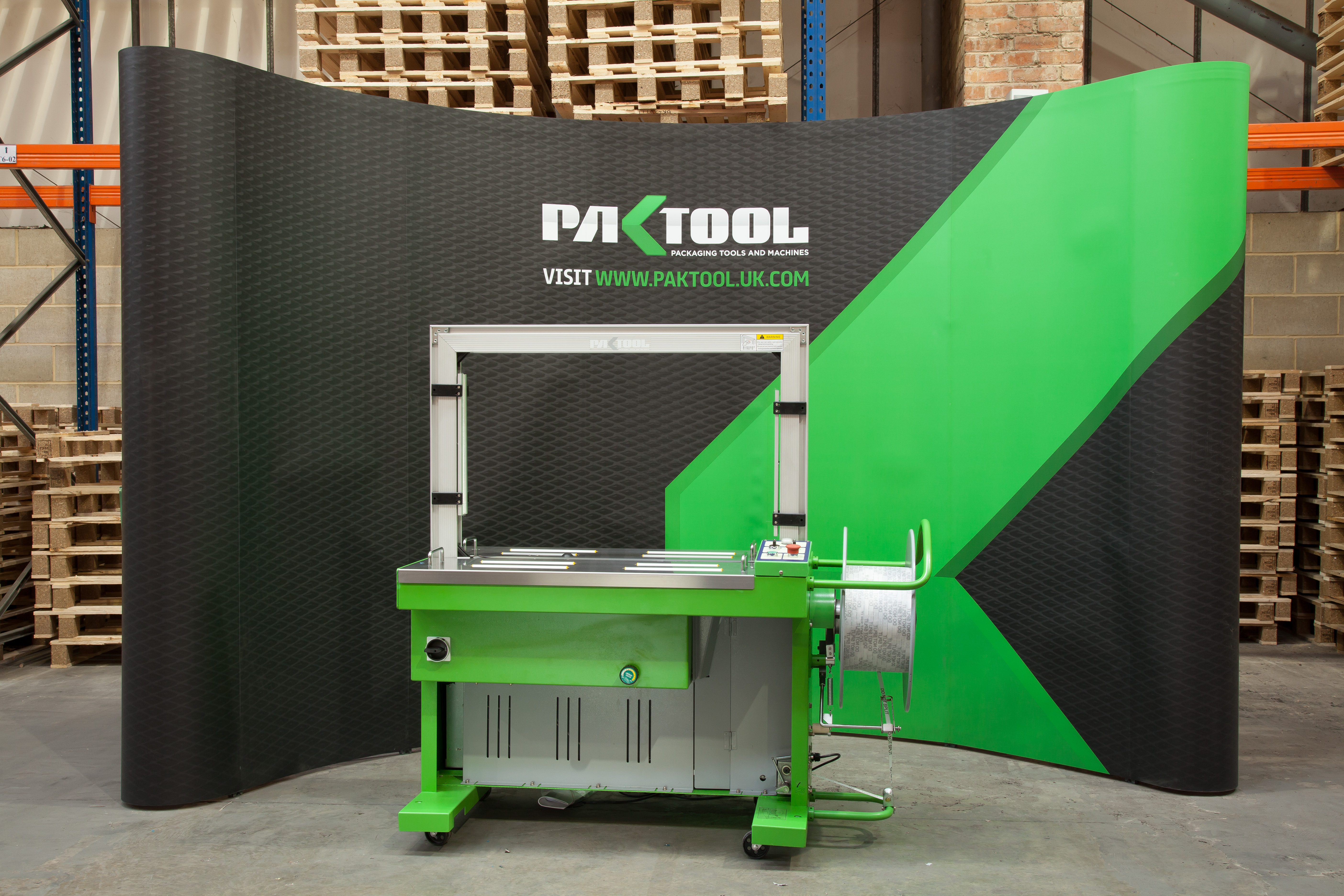 Paktool strapping machine